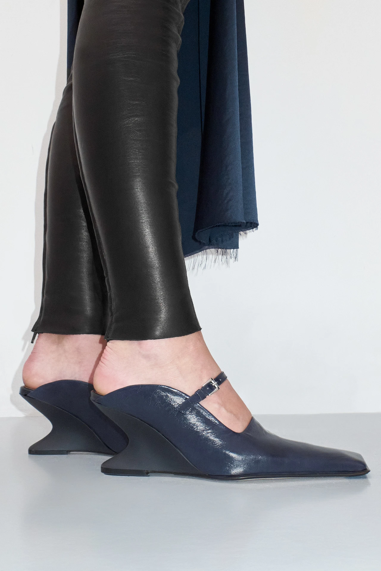 EC-Miista-Aldith-Navy-Mules-06