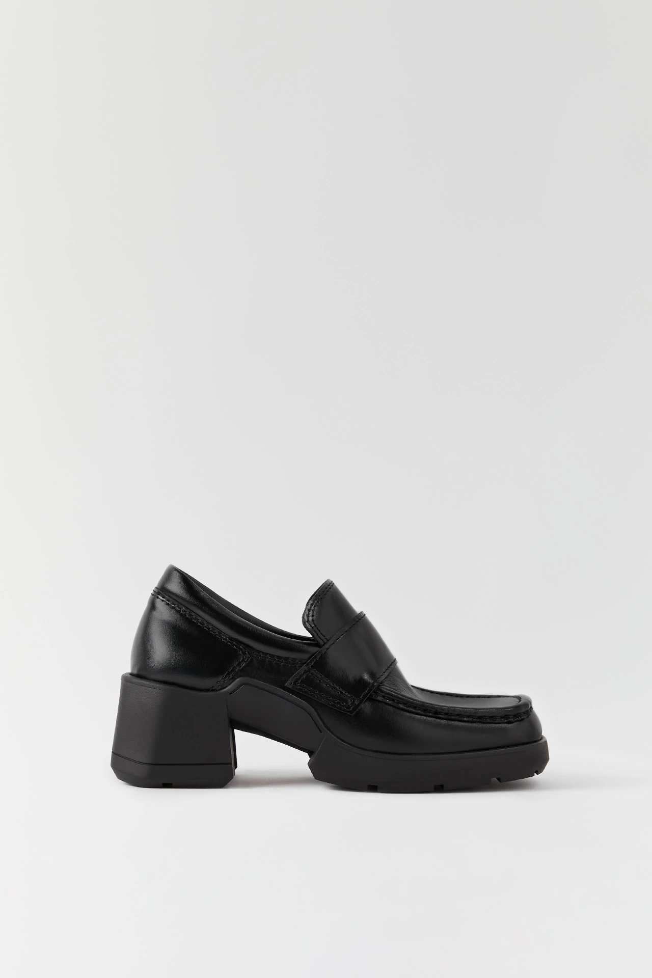 e8-billie-black-loafers-01