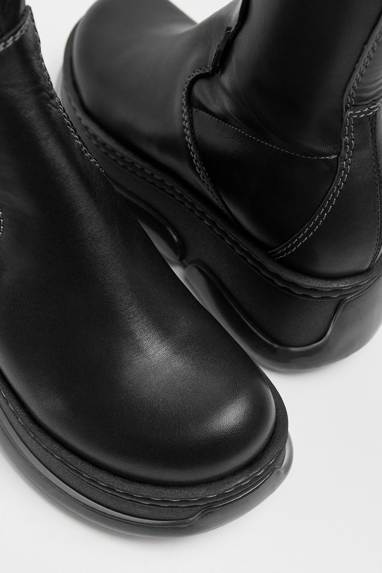 E8-Kattrin-Black-Grey-Ankle-Boots-05