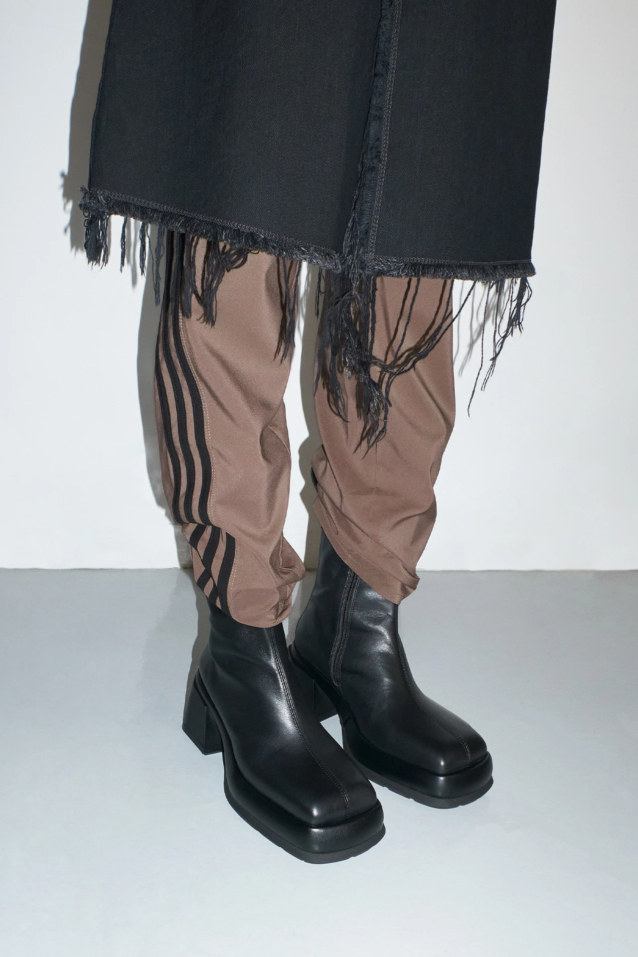 EC-E8-cassia-black-boots-03