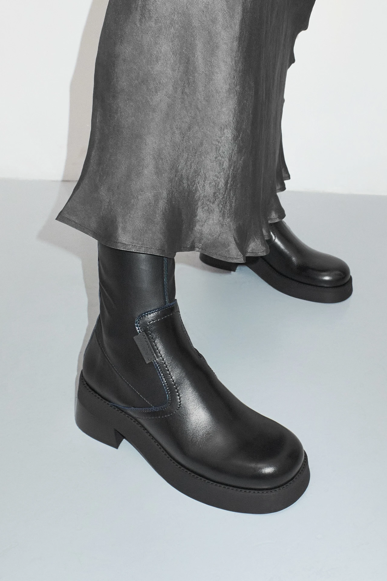 oliana black leather boots
