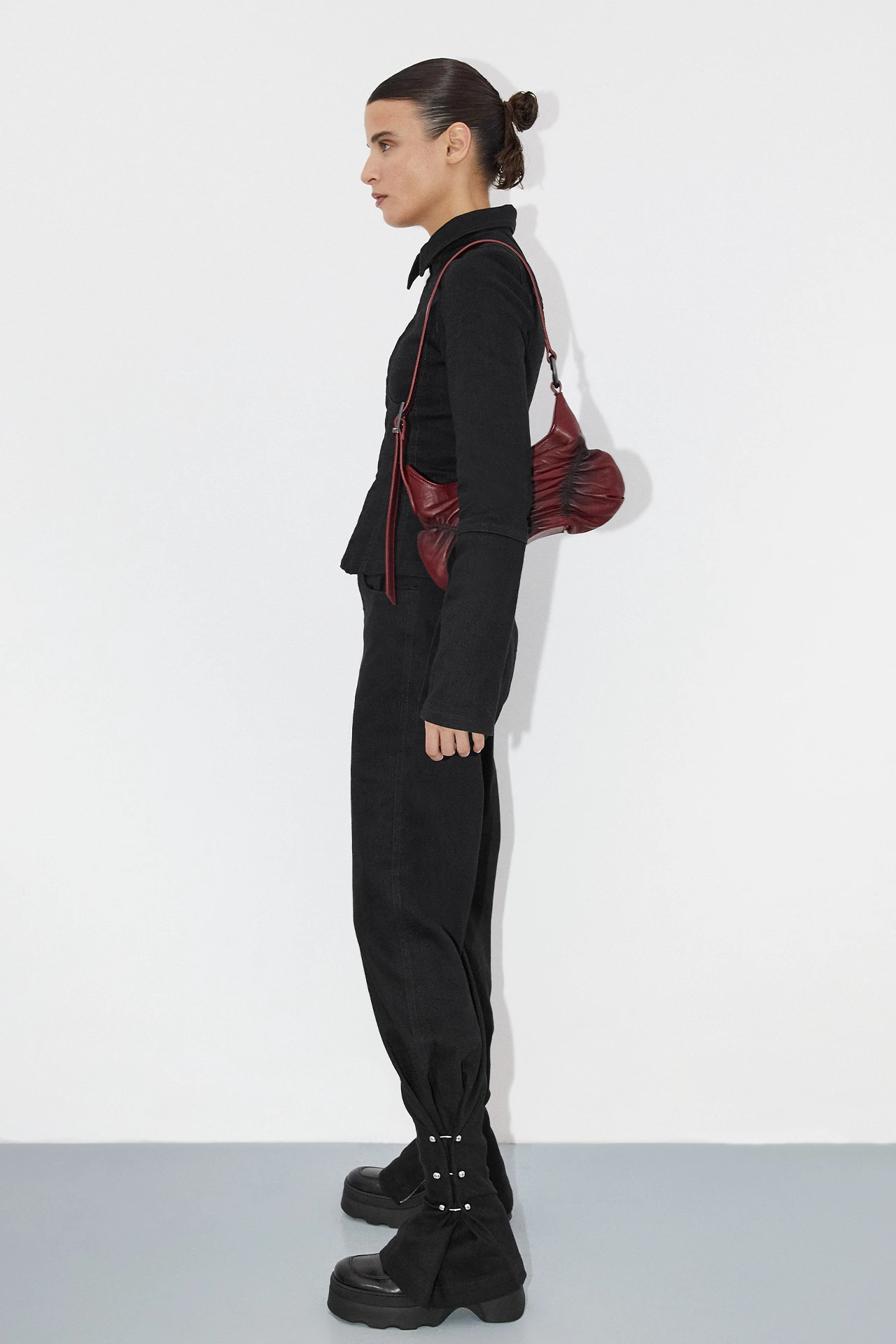 EC2-MIISTA-EDA-BURGUNDY-COSTA-BLACK-DENIM-LOTUS-TROUSERS-03