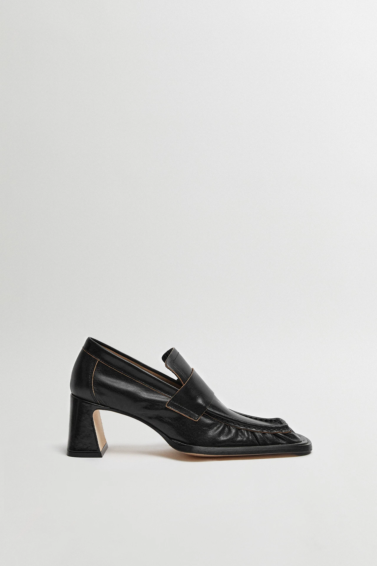 miista-Loaf-Black-Loafers-01