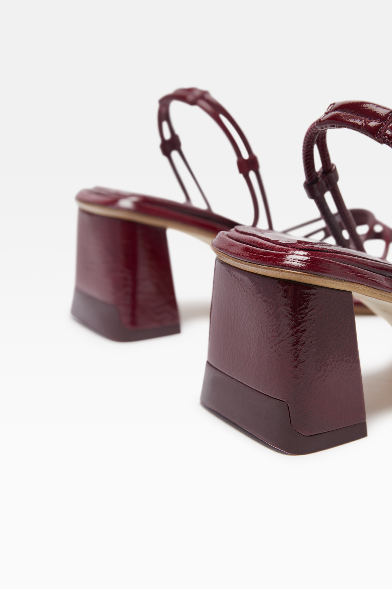 Lydig Stjerne Henholdsvis Angela Burgundy Sandals // Miista Shoes // Made in Spain