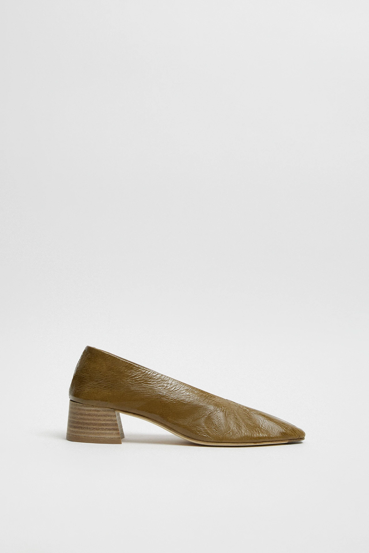 Miista-bibi-patent-khaki-courts-01