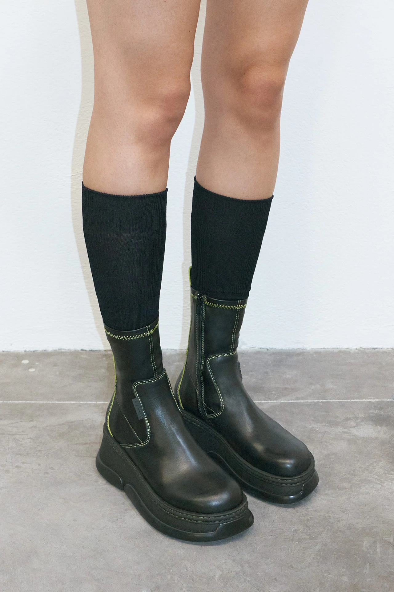 EC-E8-kattrin-black-boots-01