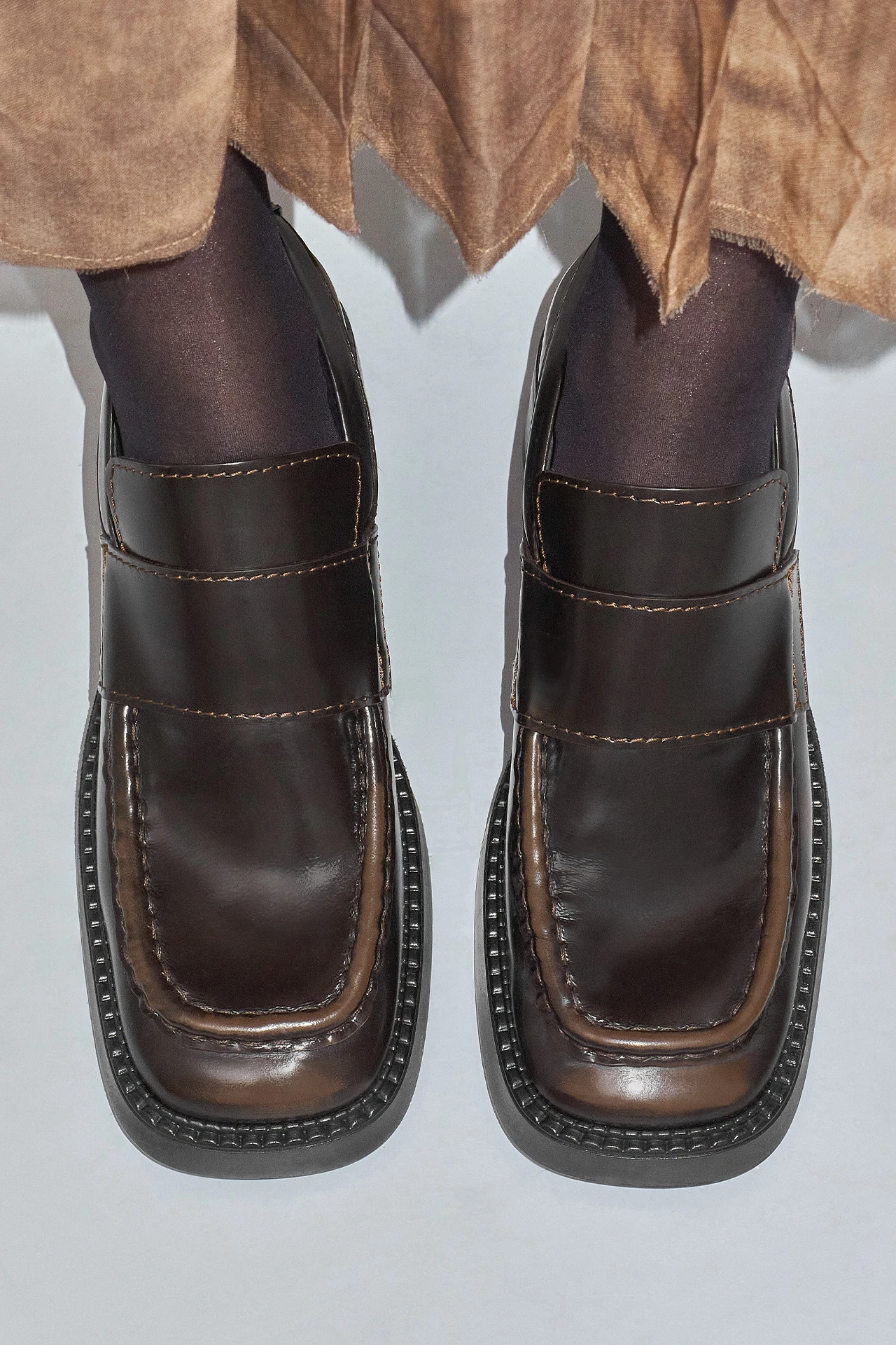 ec-e8-Karina-Black-Brown-Loafers-03