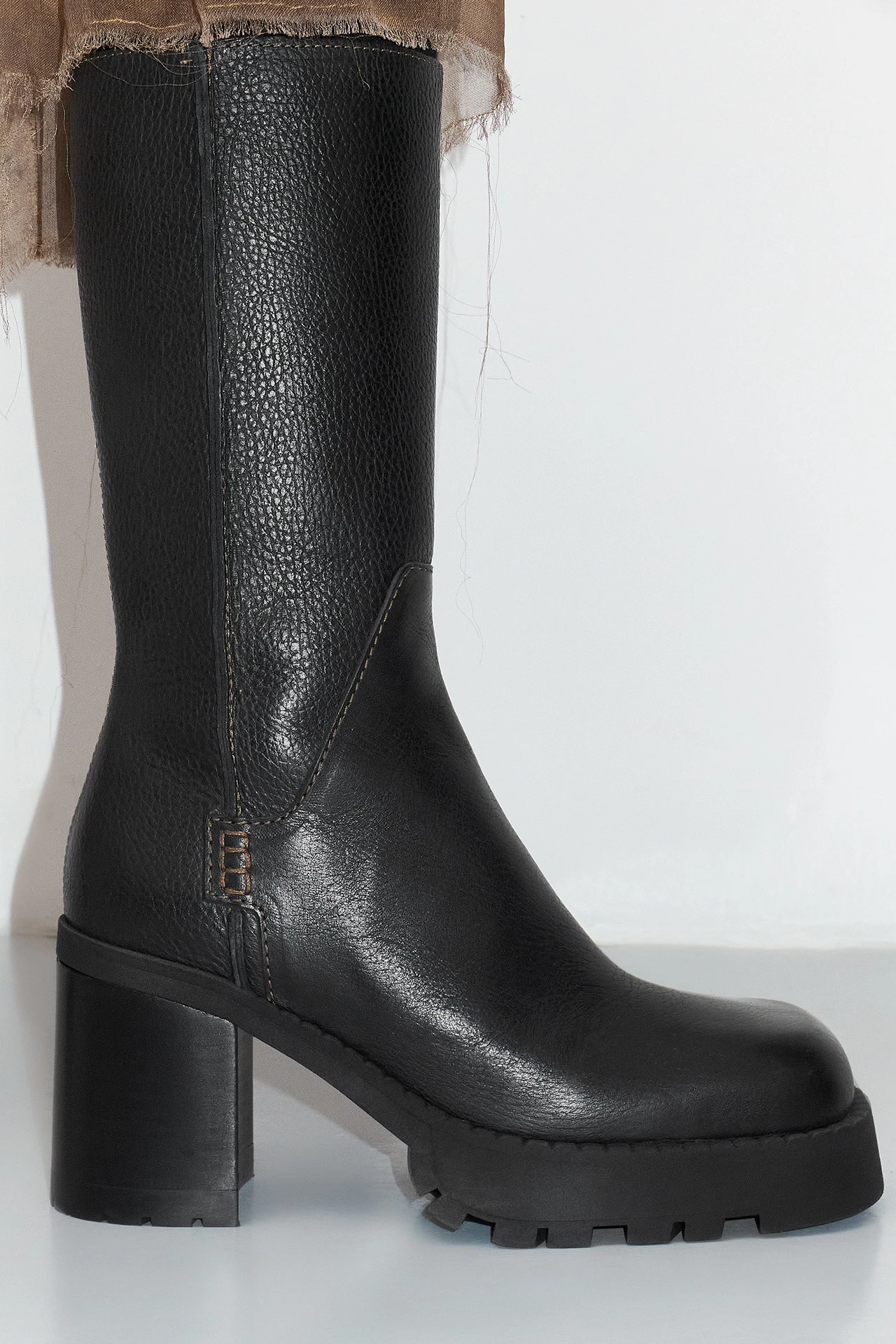 EC-E8-emine-black-boots-05