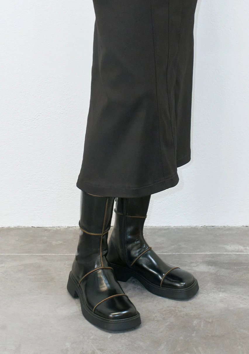 EC-E8-dahlia-black-boots-CP-1