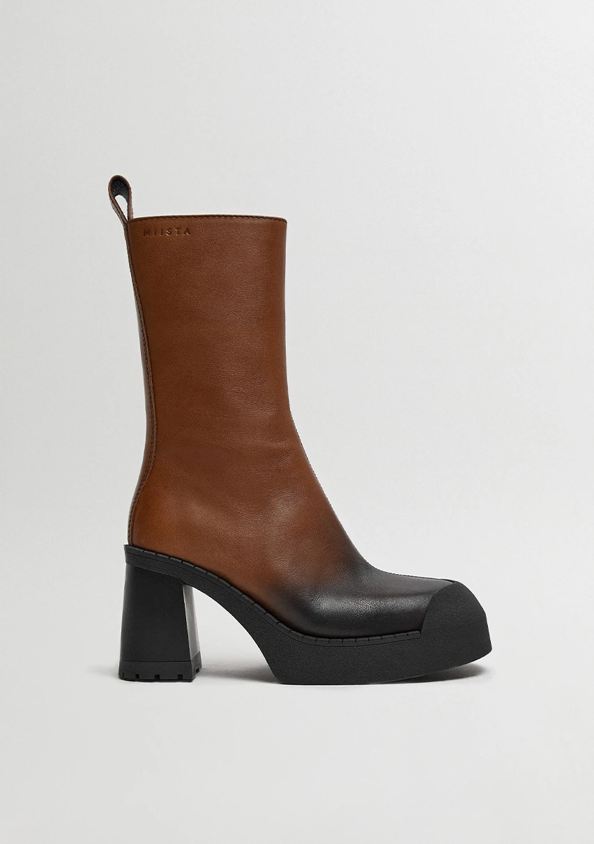 E8-Sibylle-Brown-Boots-cp-1