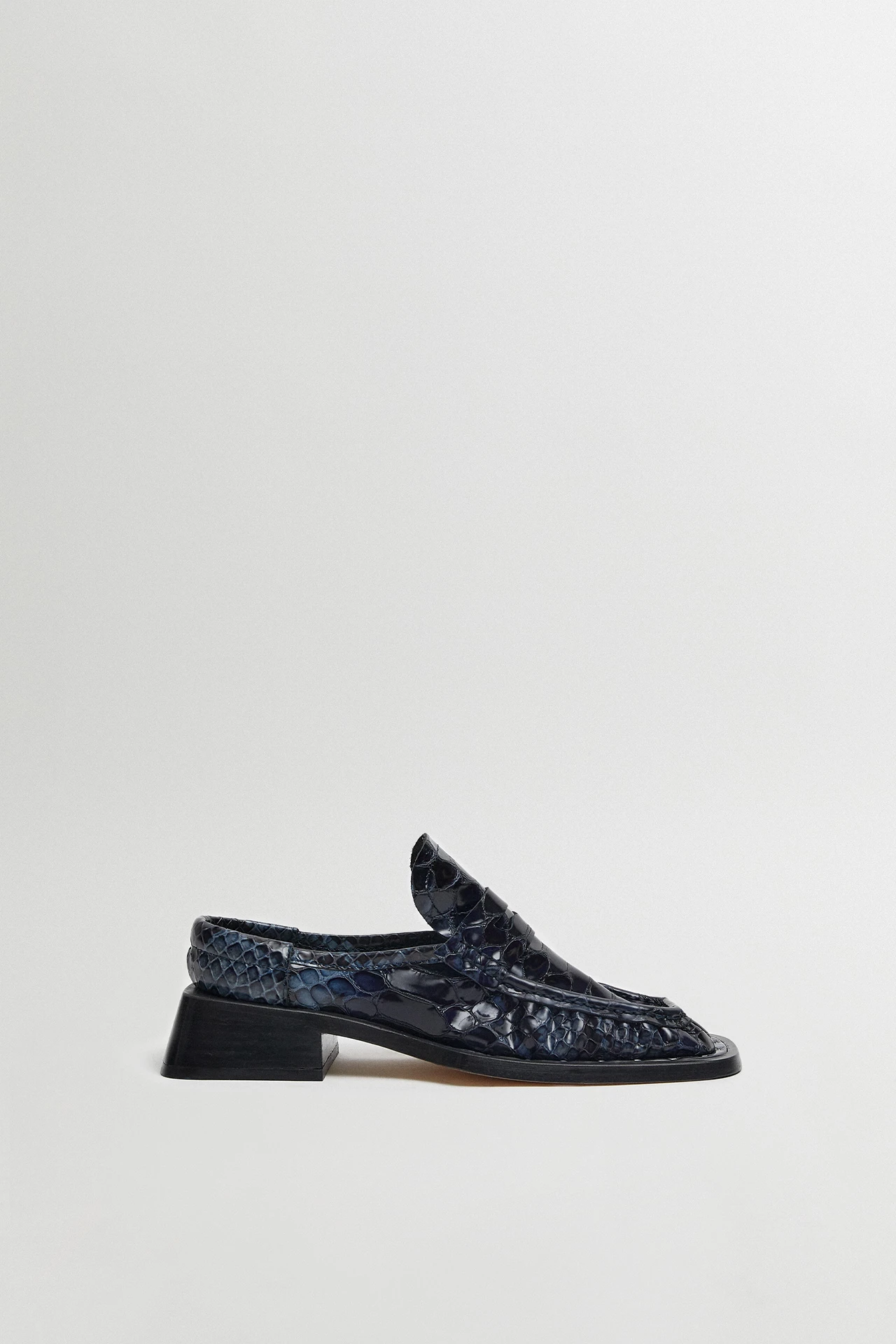 MIISTA-Isla-Navy-Snake-Loafer-01