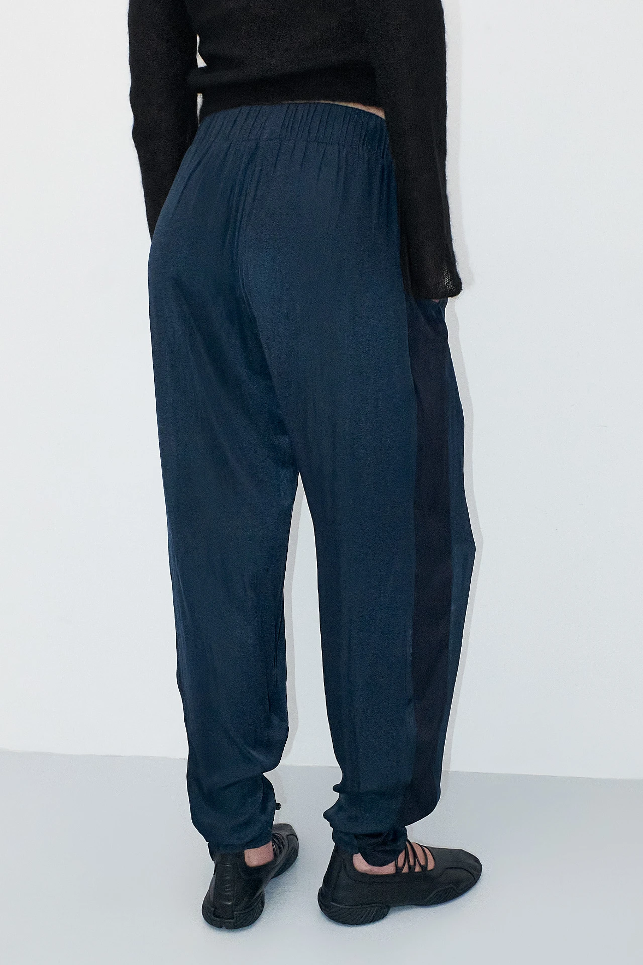 EC-Miista-Nori-Midnight-Trackpants-05