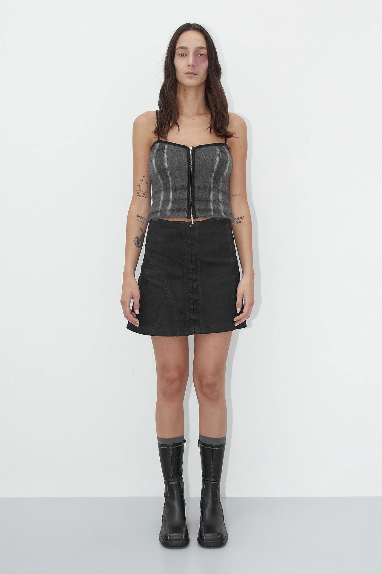 EC-Miista-Viken-Black-Boots-Gil-Black-Denim-Skirt-Cinzia-Grey-Top-06