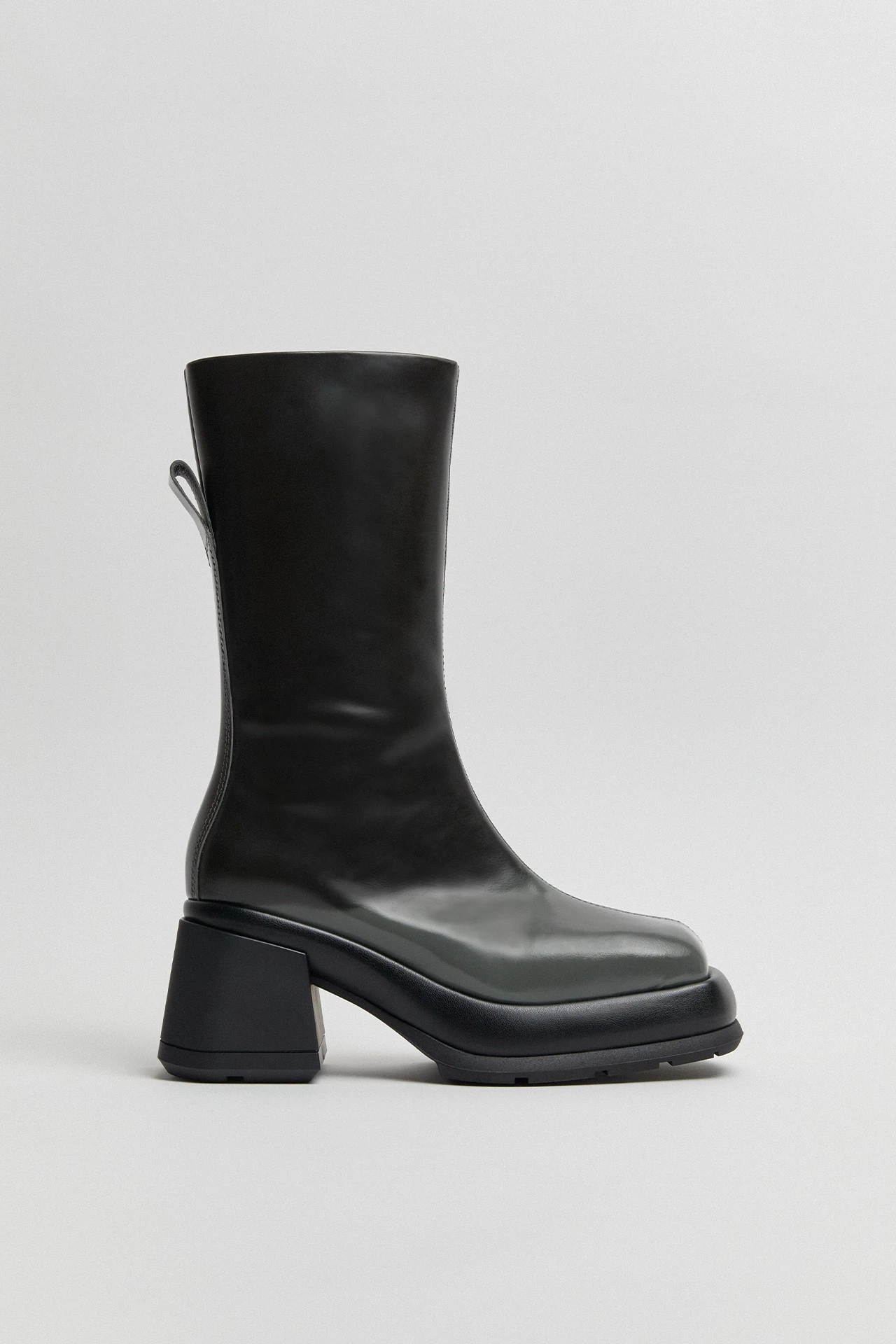 E8-cassia-grey-boots-01