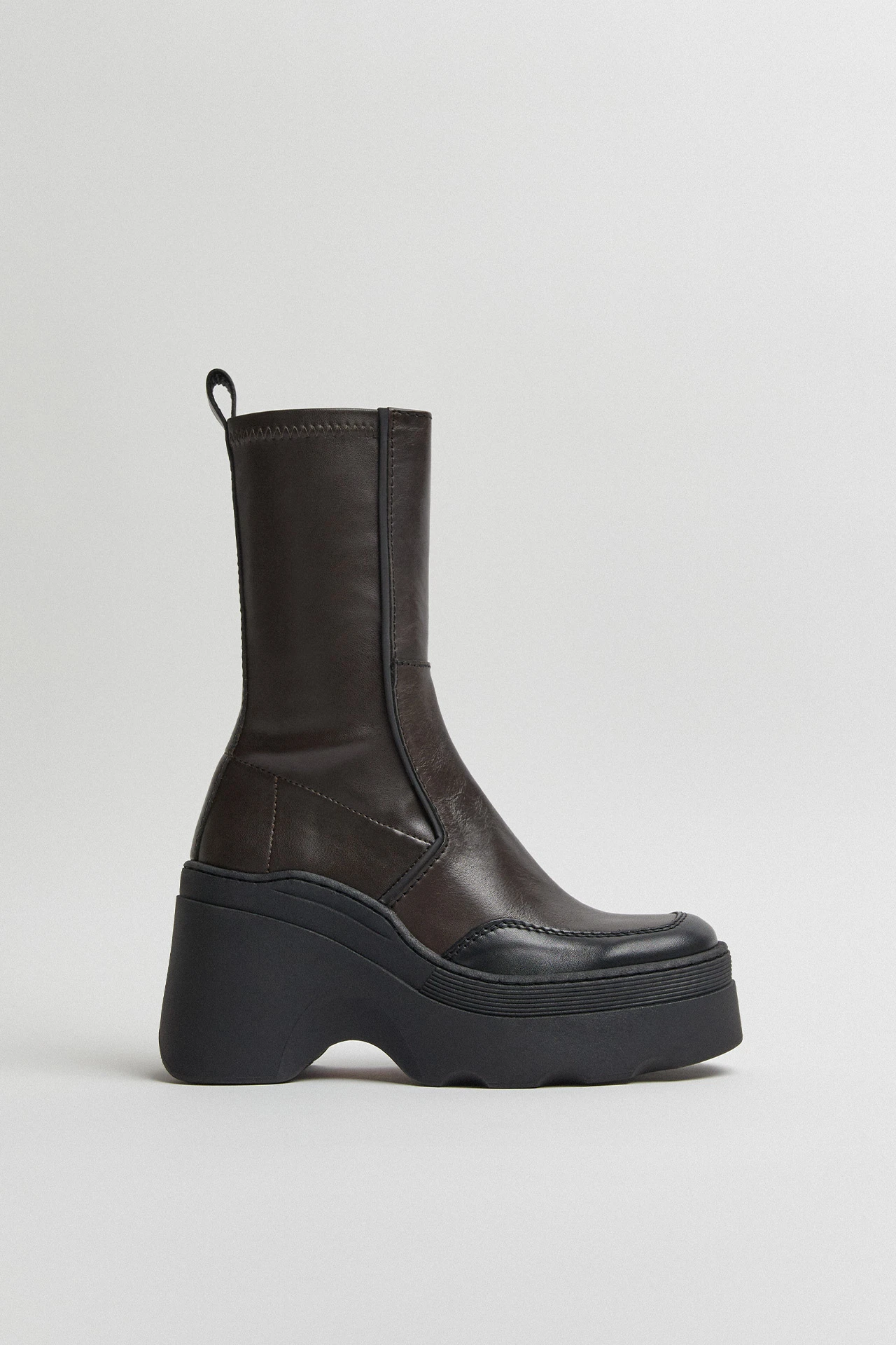 E8-deandra-brown-boots-01