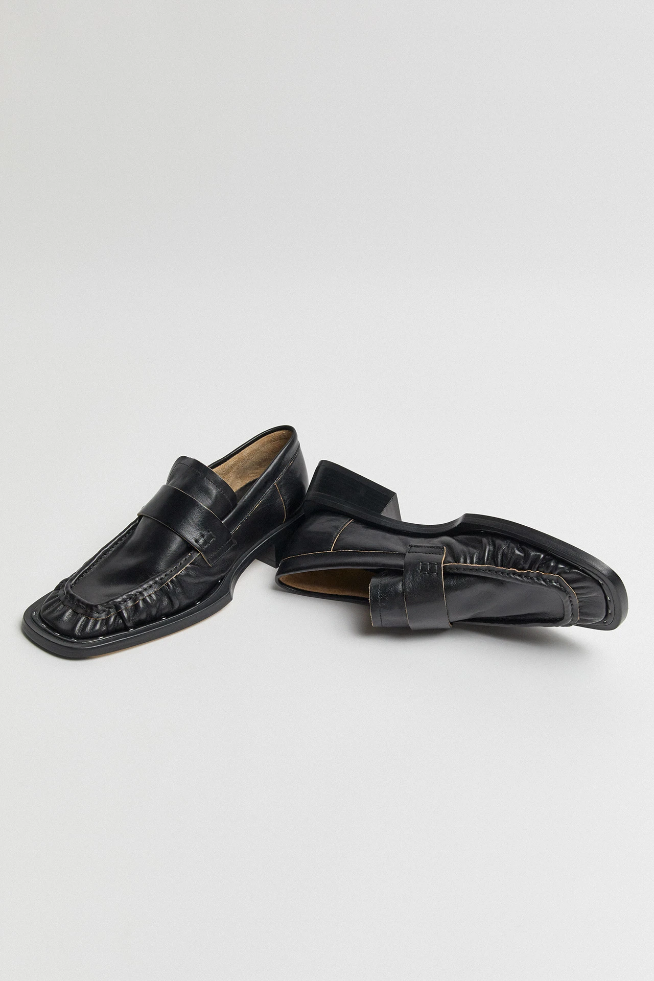 Miista-airi-black-loafers-02