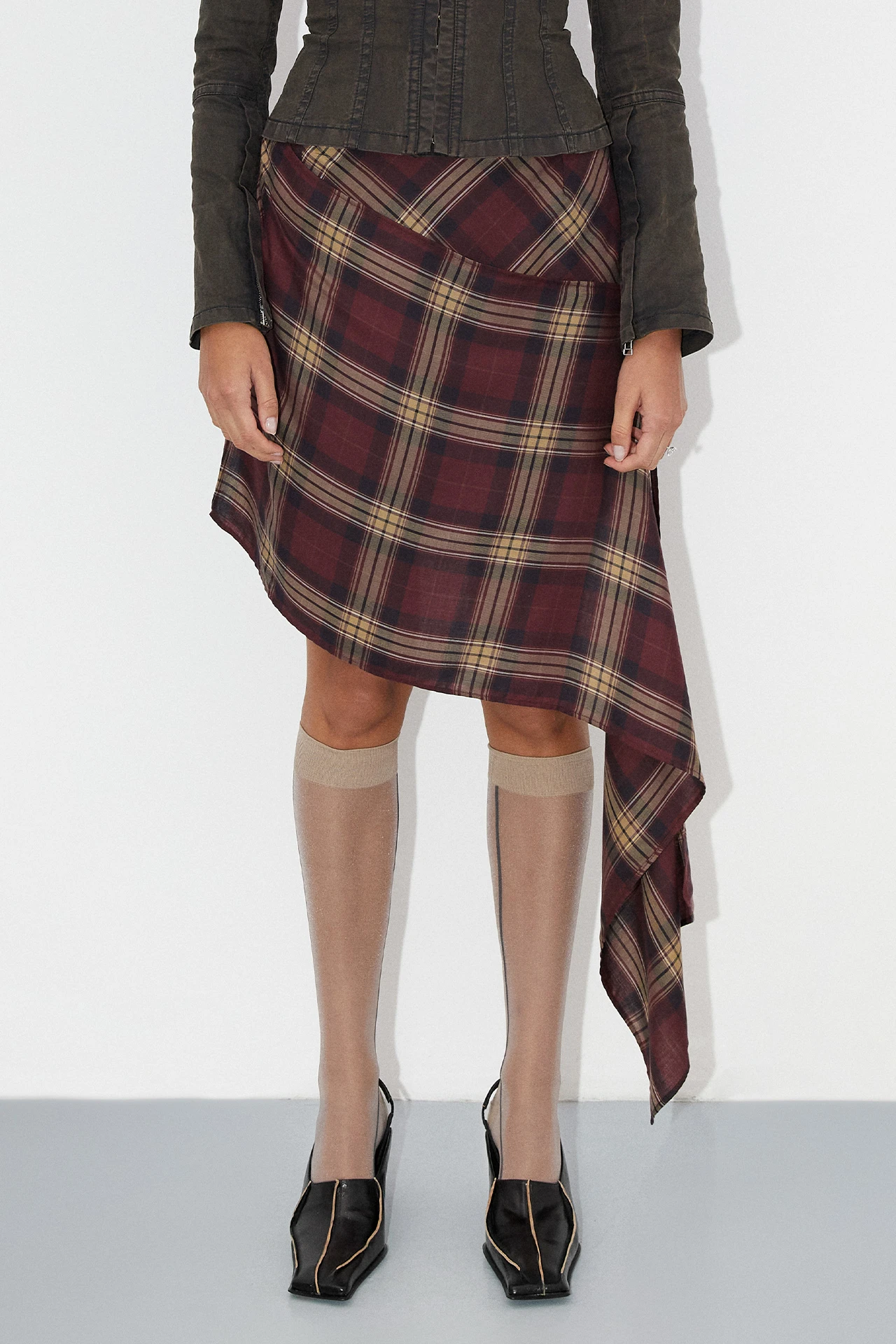 EC-Miista-Anselma-Burgundy-Camel-Skirt-01