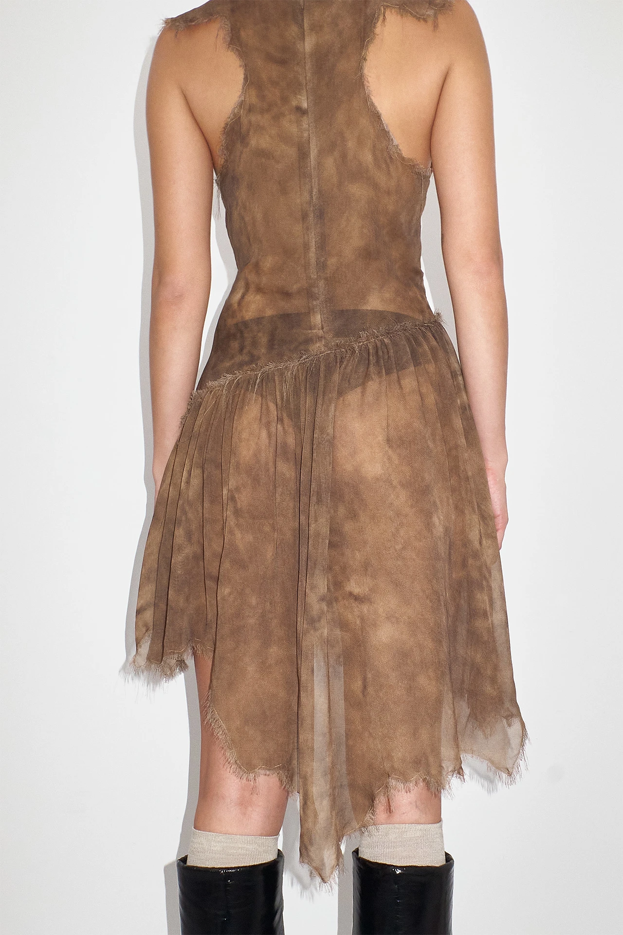 EC2-miista-siv-brown-dress-05