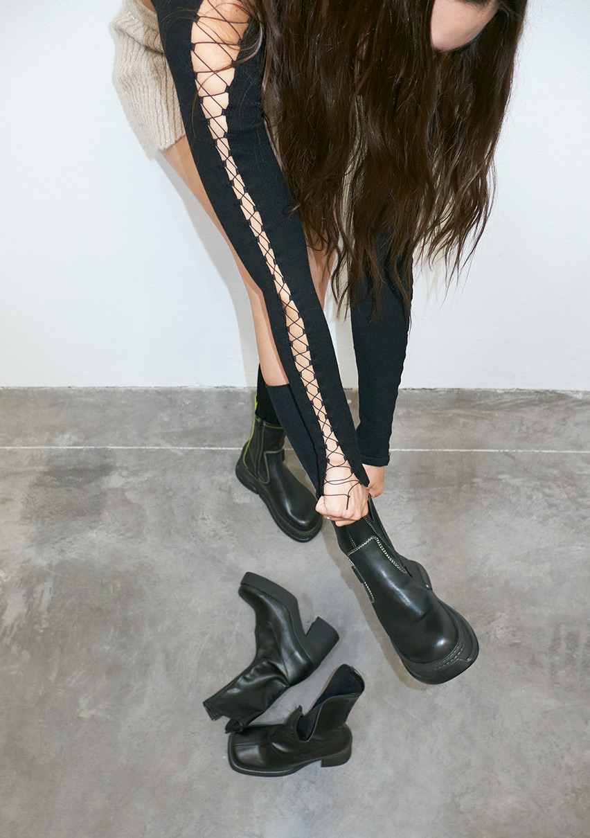 完売】Wilma Black Mules シューズ MIISTA-