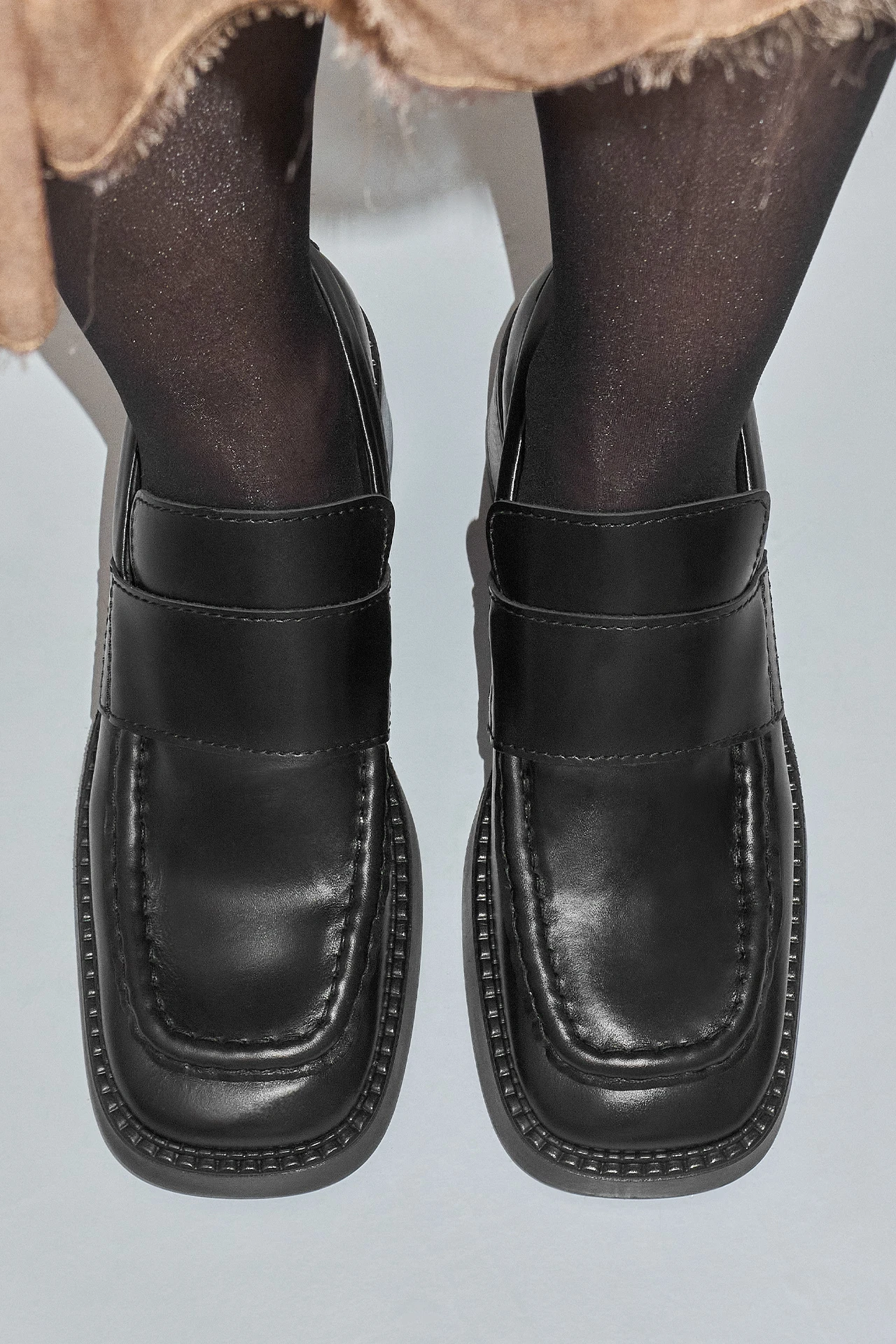 ec-e8-Karina-Black-Loafers-03