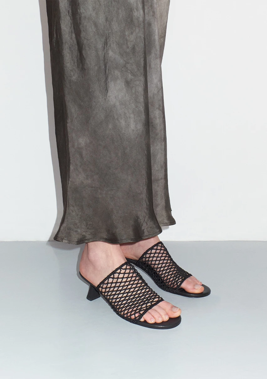 joules dog flip flops