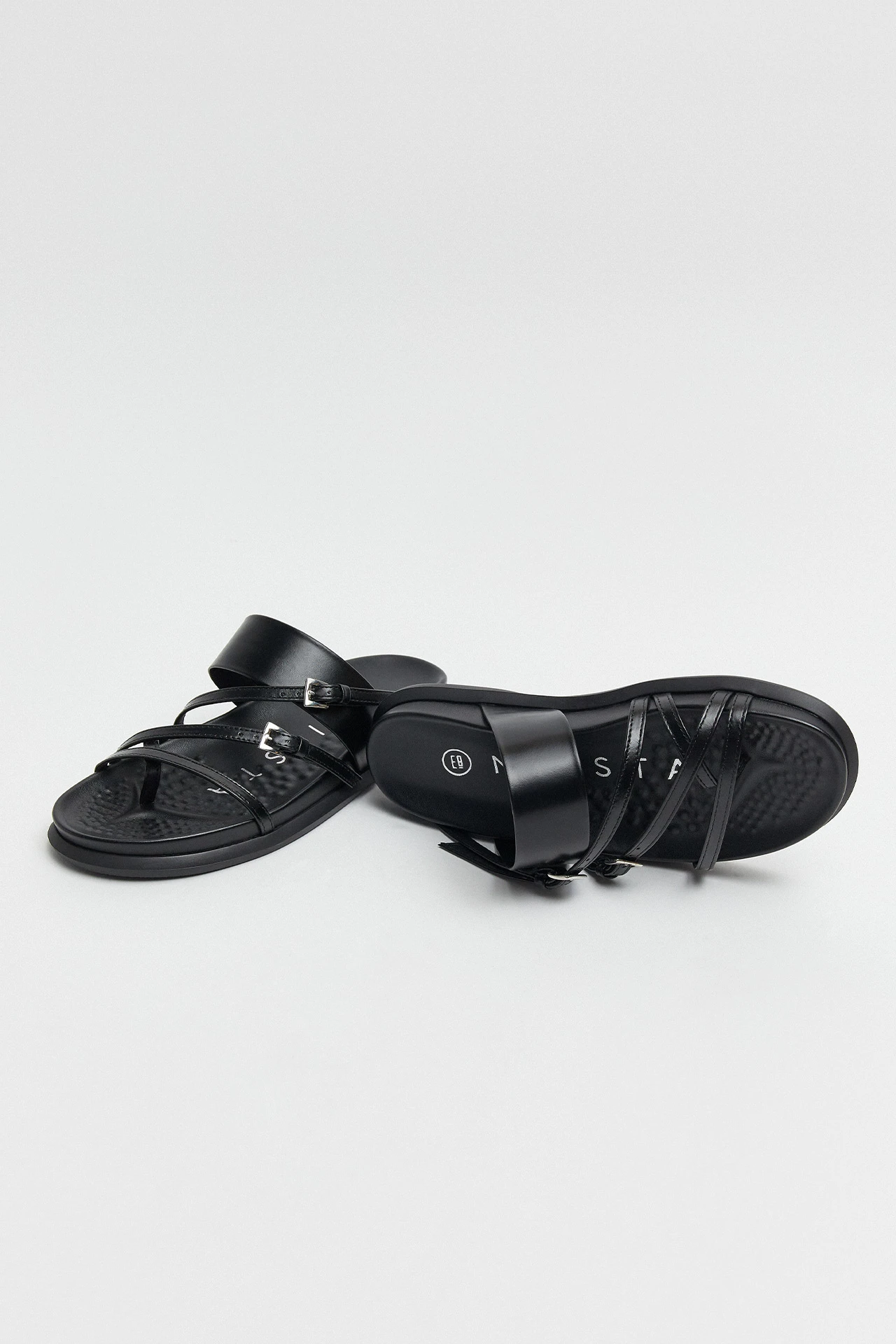 E8-Bahia-Black-Sandal-02