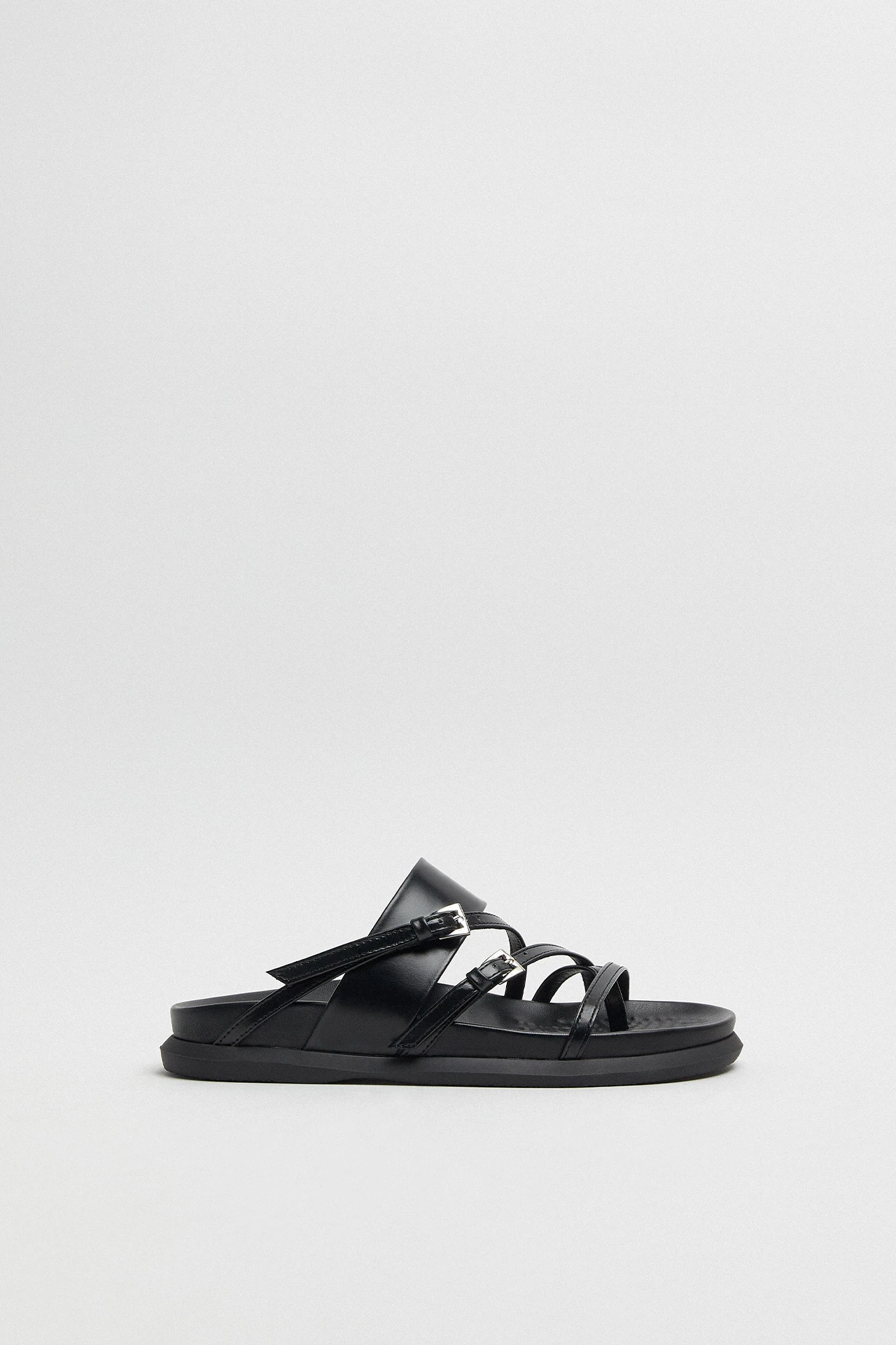 E8-Bahia-Black-Sandal-01