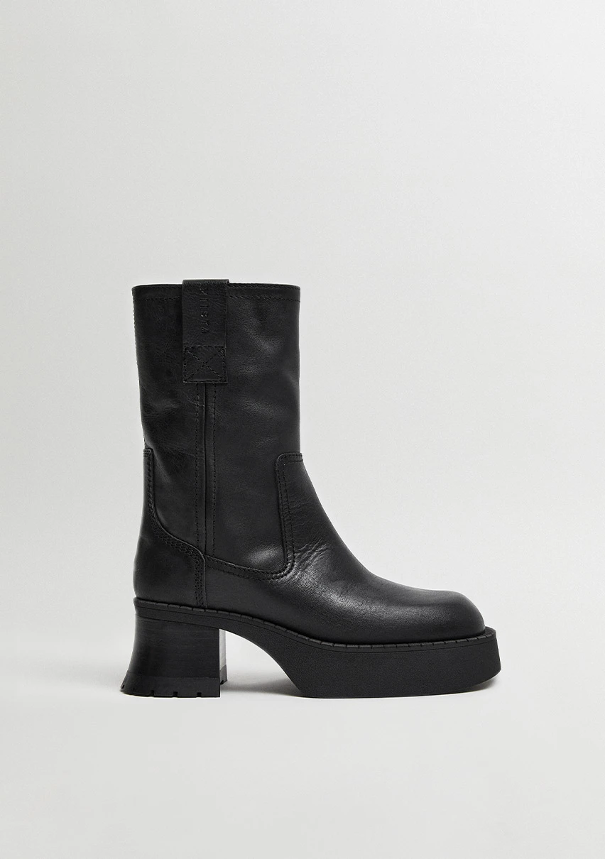 E8-annegret-black-ankle-boots-CP-1