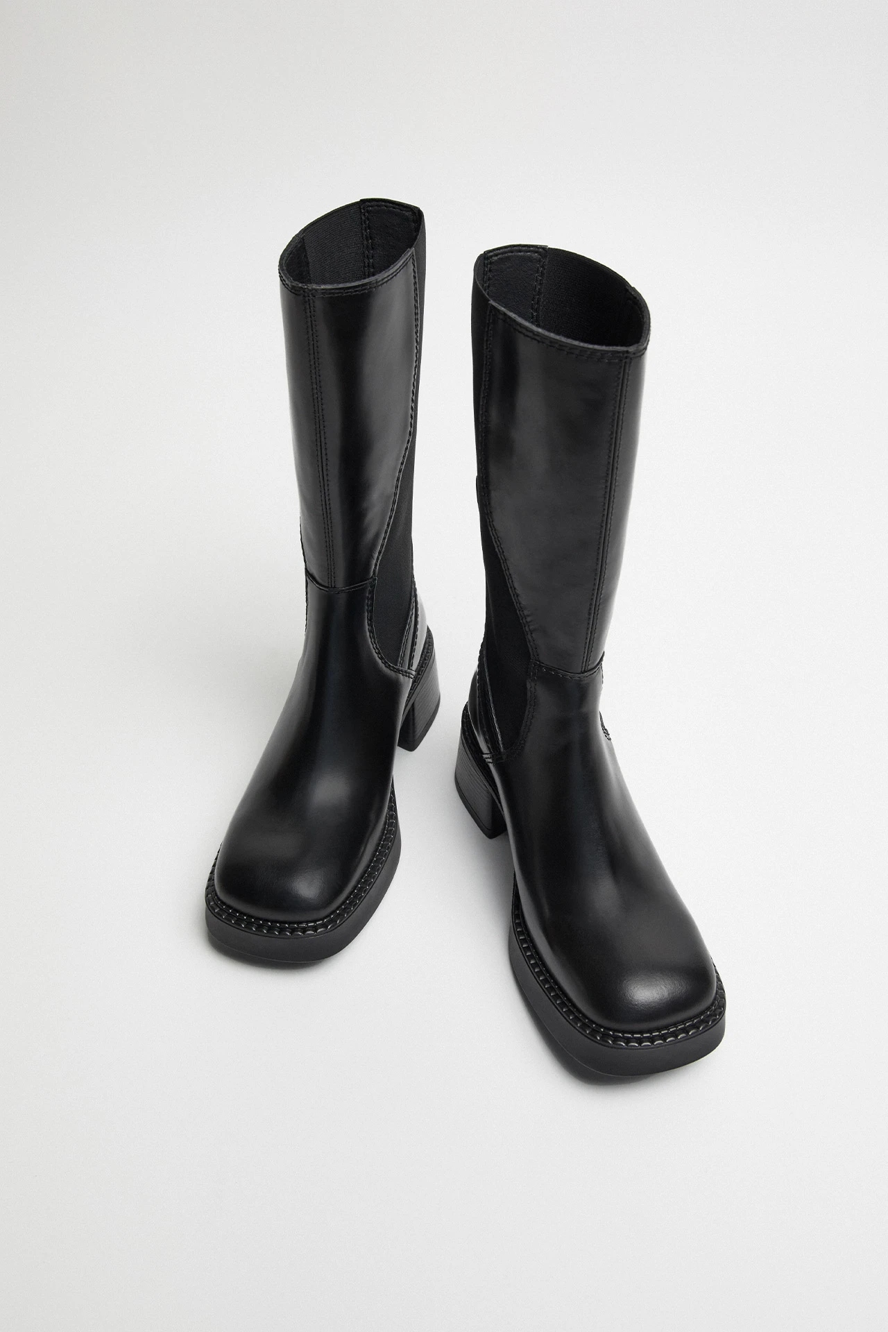 E8-flabia-grey-boots-04