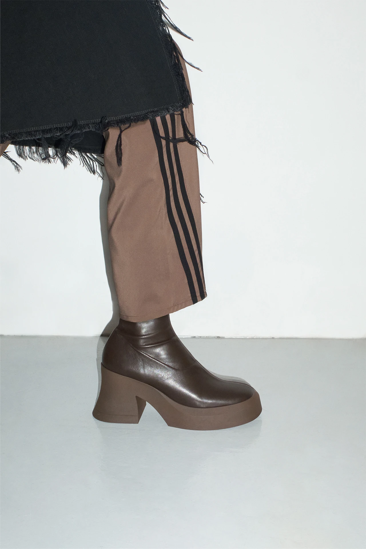 EC-E8-aura-brown-boots-02