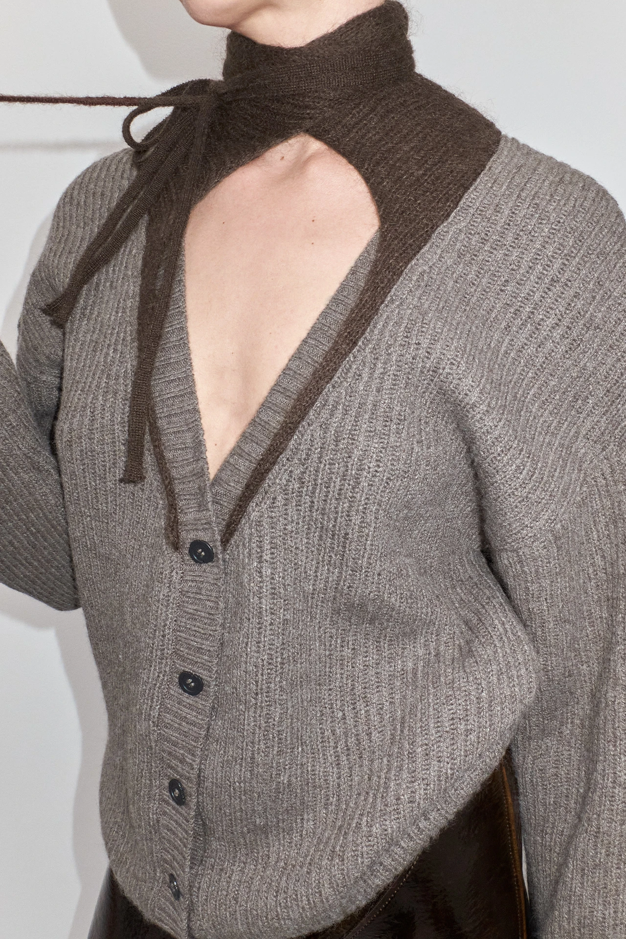 ec-miista-Miki-Brown-Cardigan-02