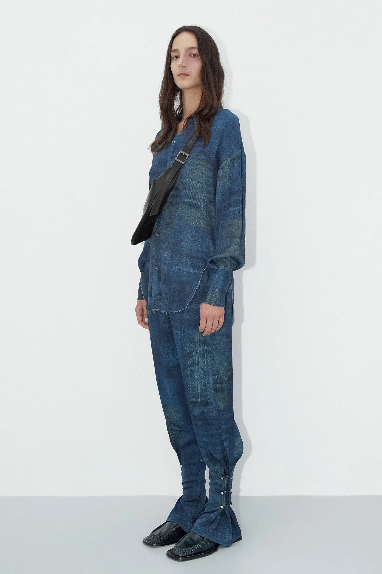 ec-miista-Unna-Denim-Blue-Shirt-sanne-blue-print-trousers-02