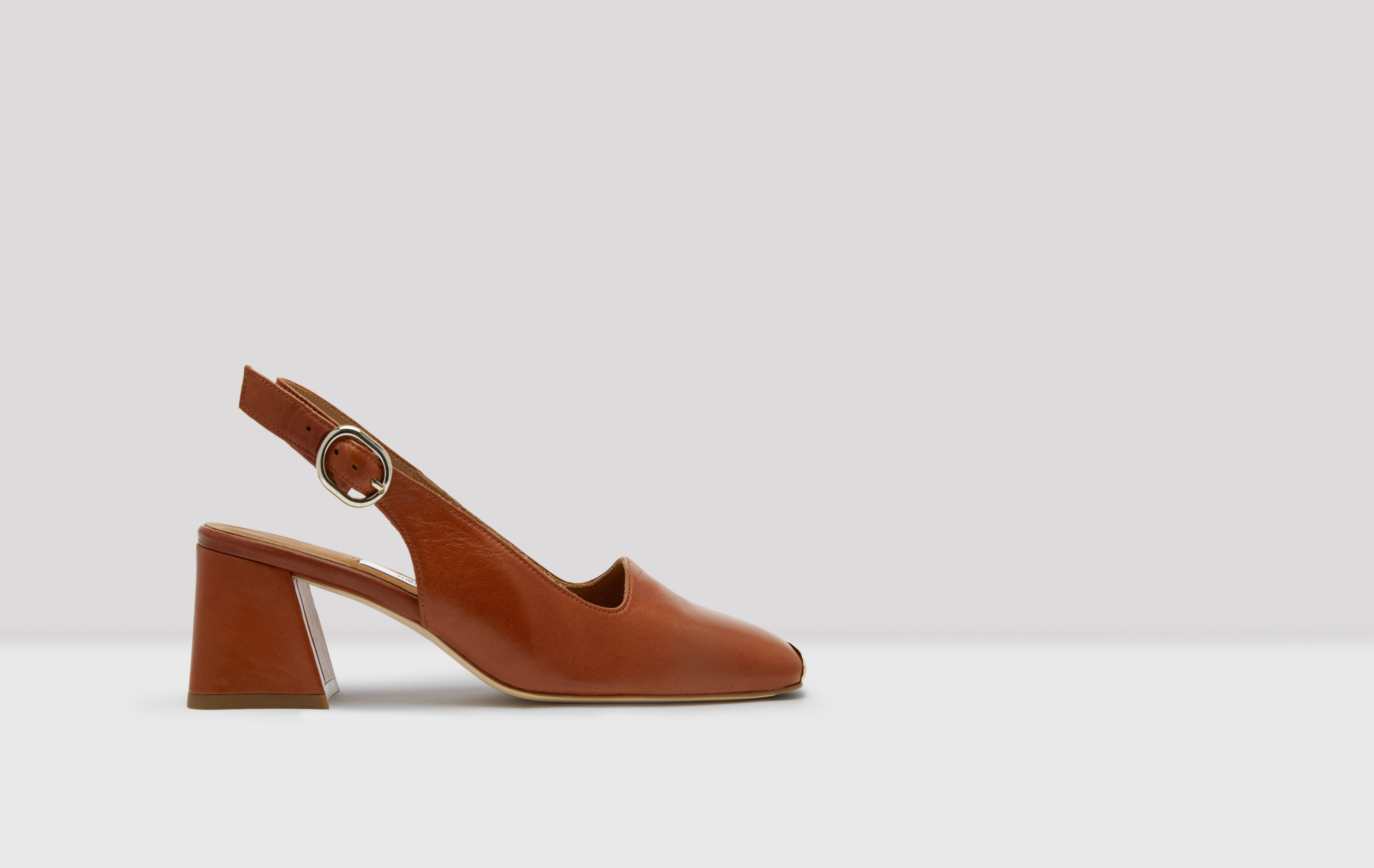 leather slingback court shoes