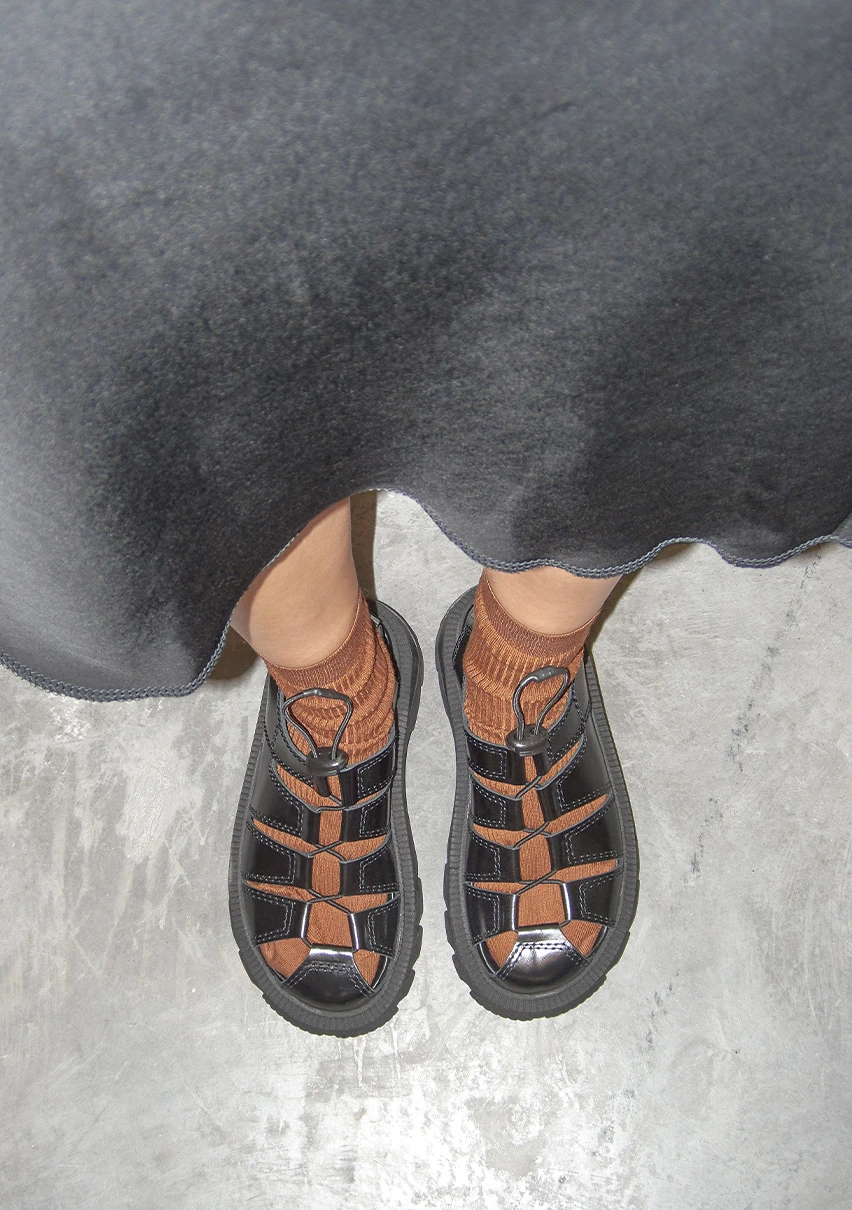 ECOM E8-eunice-black-sandals-CP-2