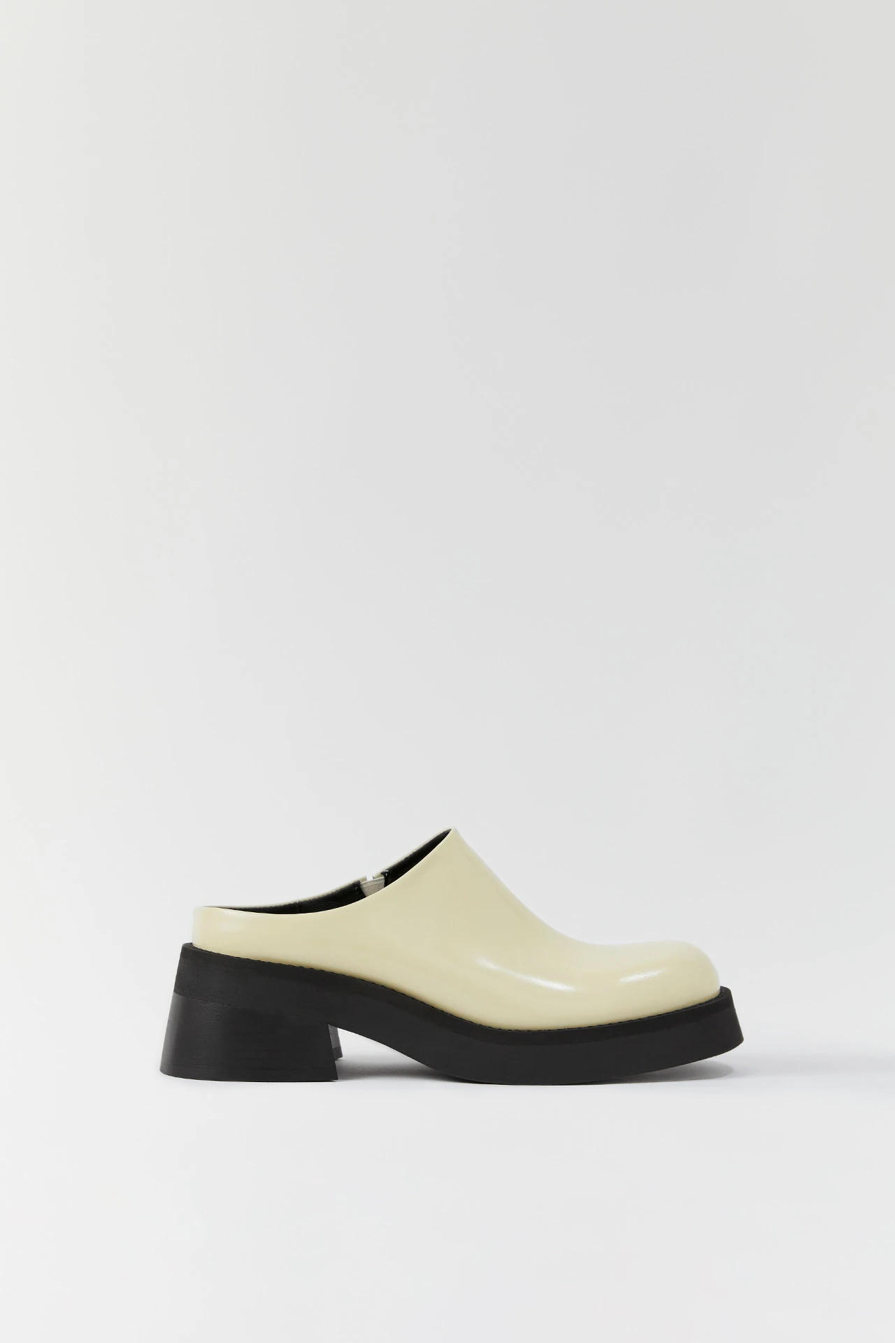 E8-odile-beige-mules-01