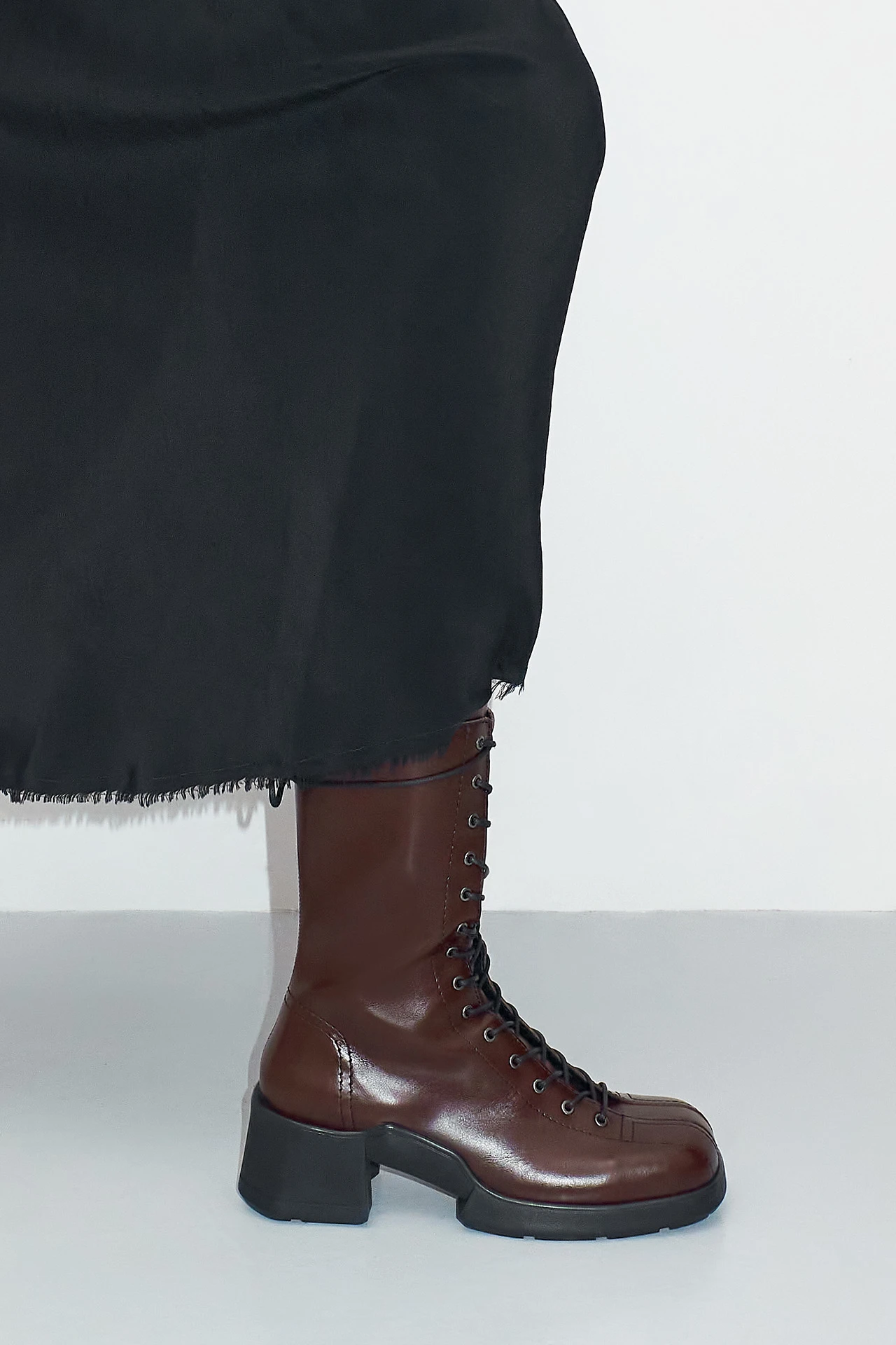 EC-E8-Inge-Brown-Black-Ankle-Boots-02