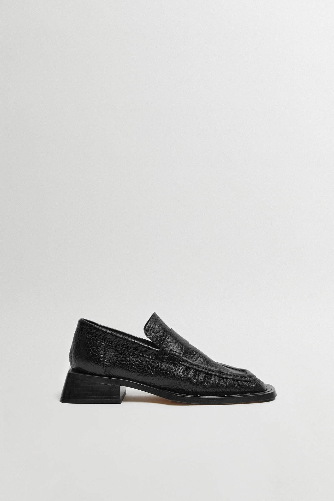 miista-Airi-Black-Grain-Loafers-01