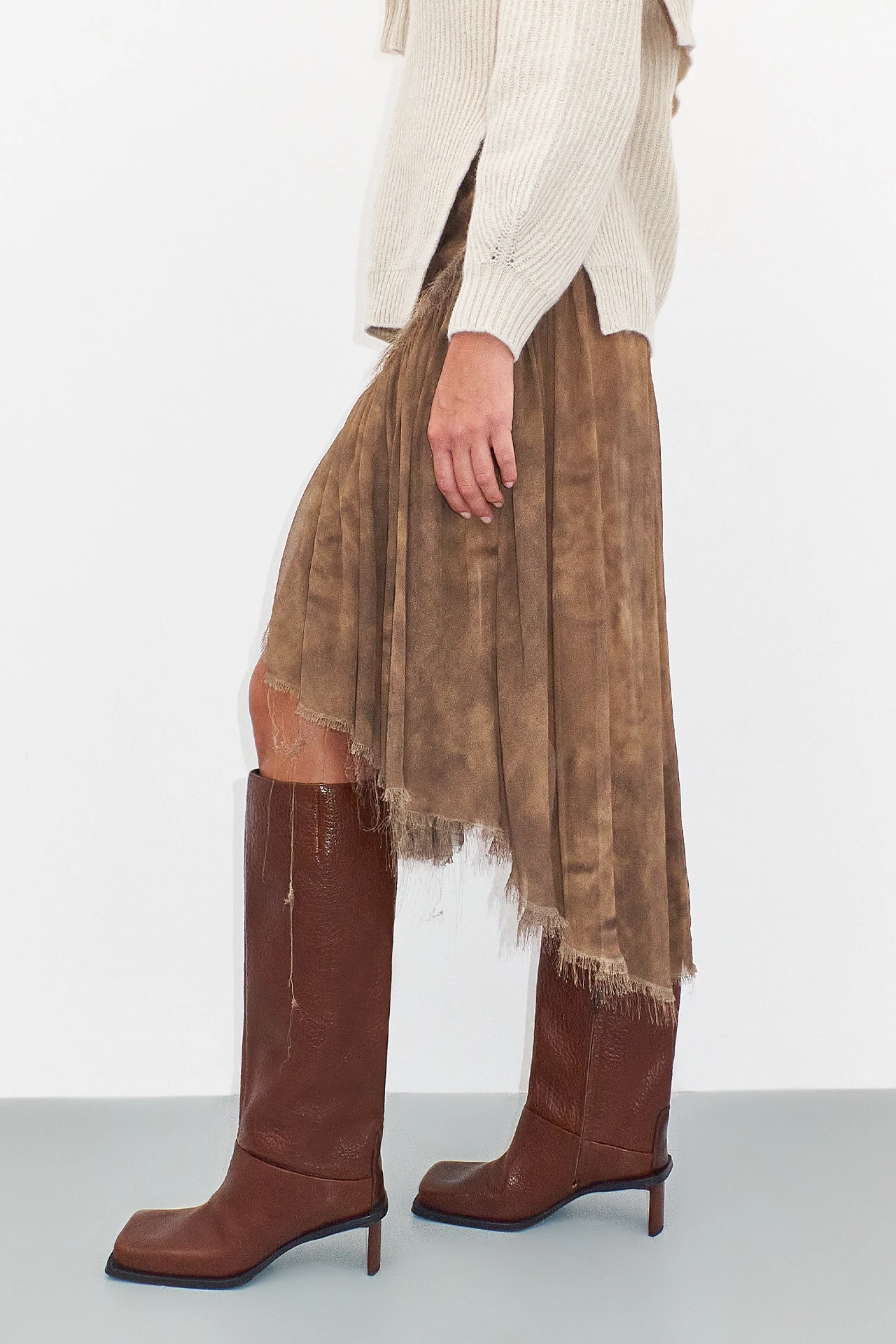 ec2-Griselda-Brown-Skirt-05