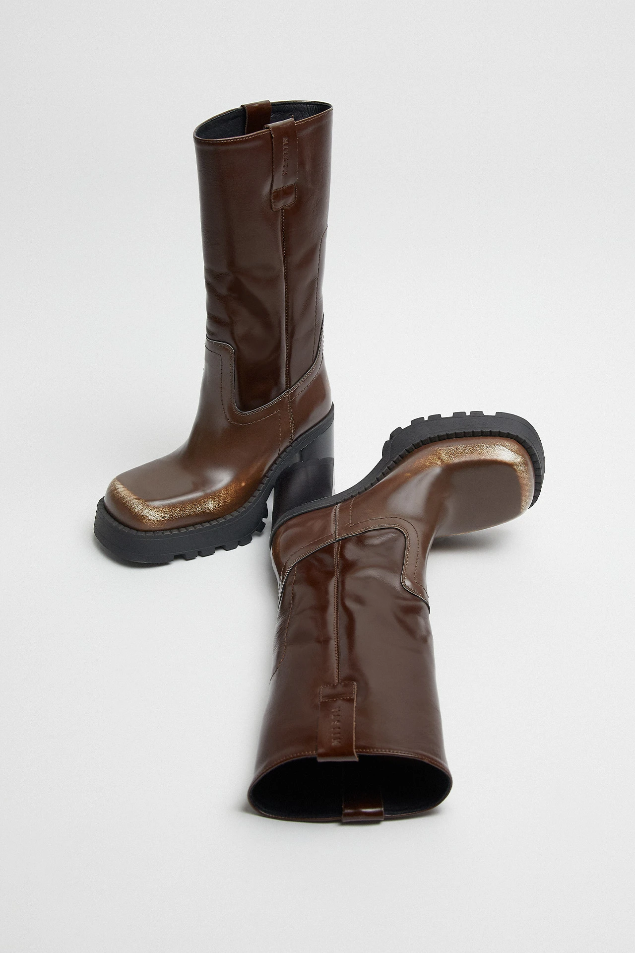 E8-Dionira-Brown-Tall-Boot-03