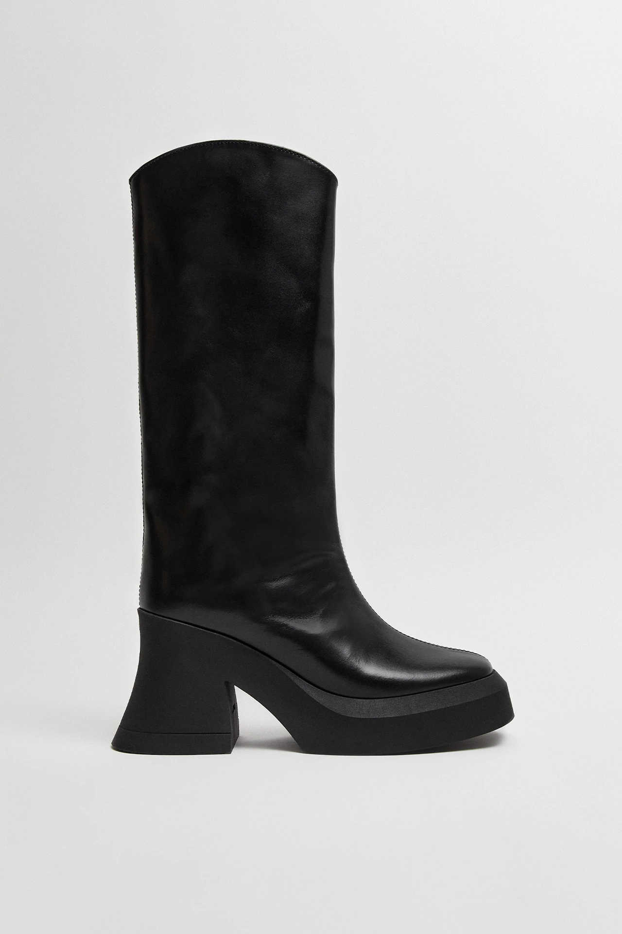 E8-meike-black-boots-01