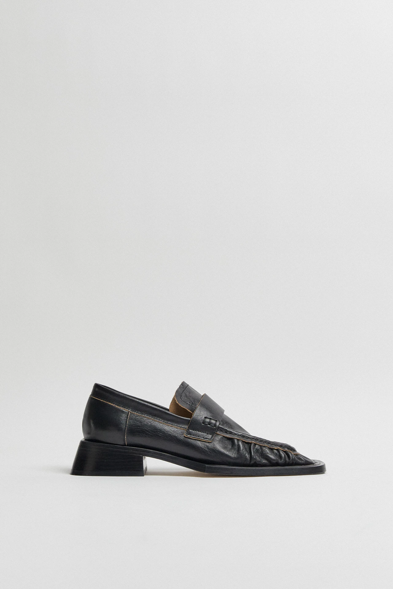 Miista-airi-black-loafers-01