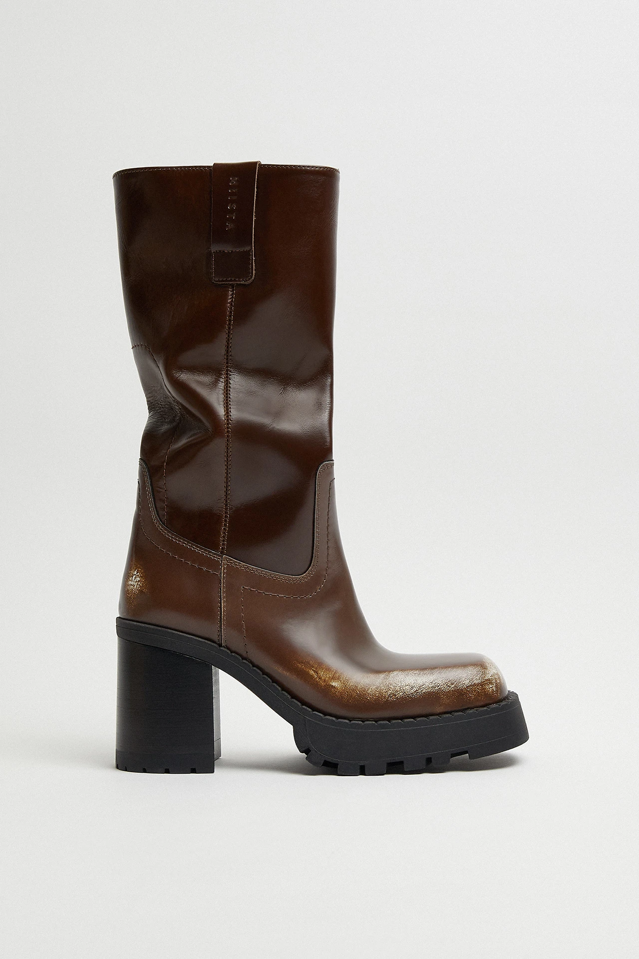 E8-Dionira-Brown-Tall-Boot-02