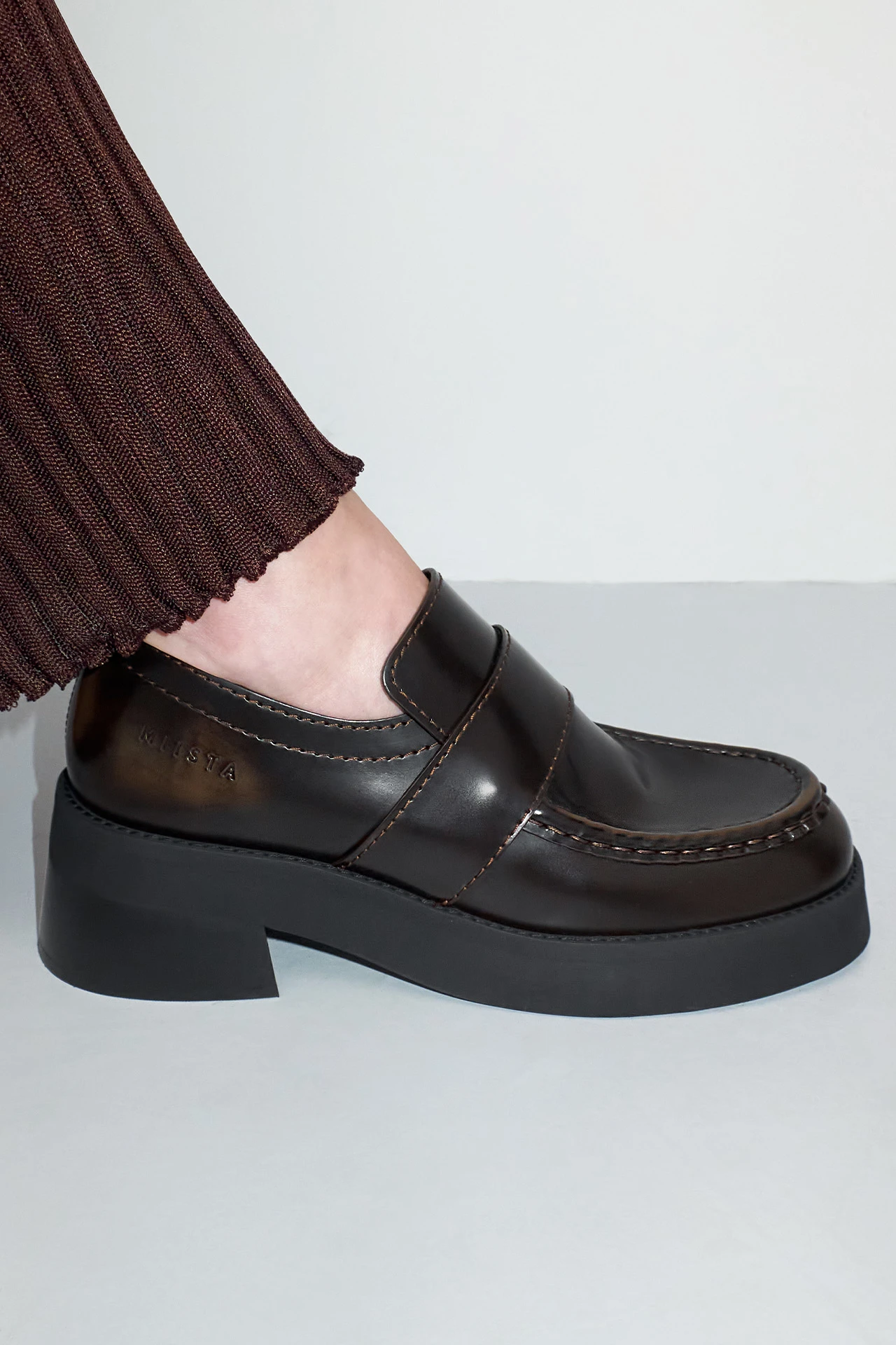 EC-E8-Lib-Brown-Black-Loafers-05