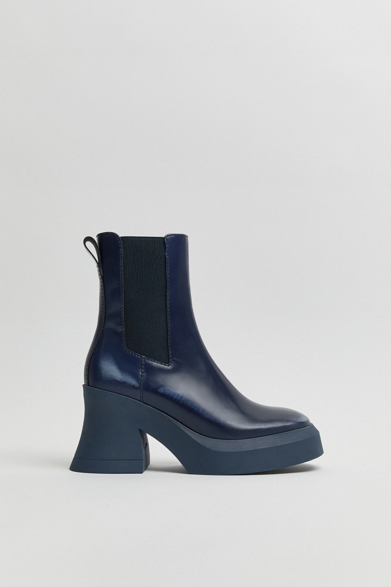 E8-analu-navy-ankle-boots-01