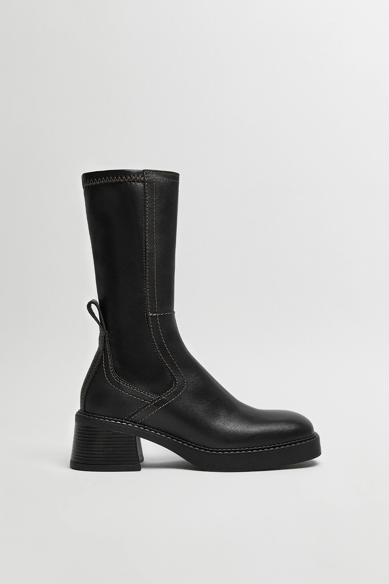 E8-fabi-black-ankle-boots-01