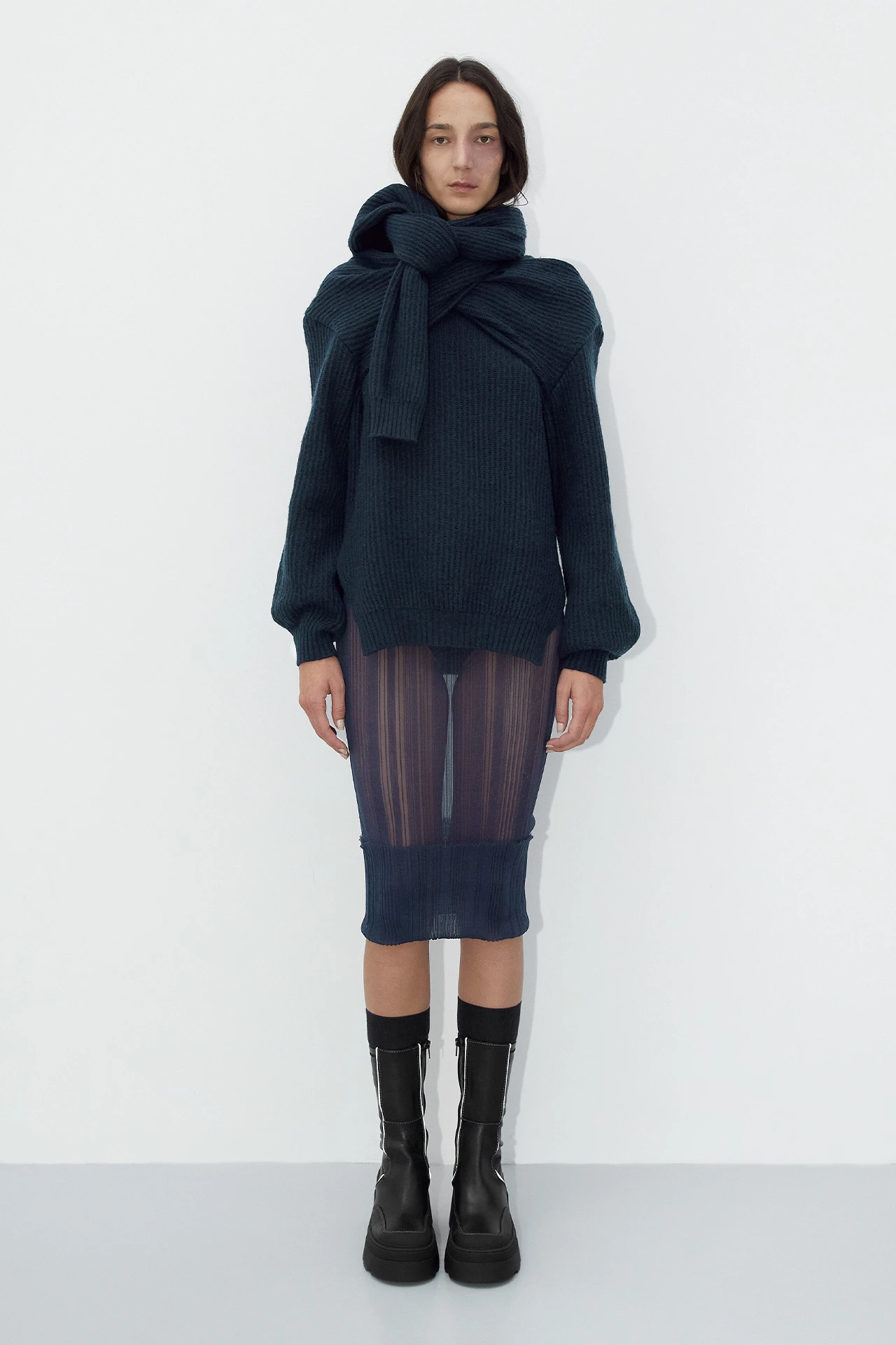 ec-miista-Deandra-Black-Boots-Naree-Navy-Knit-Skirt-Allegra-Navy-Jumper-03