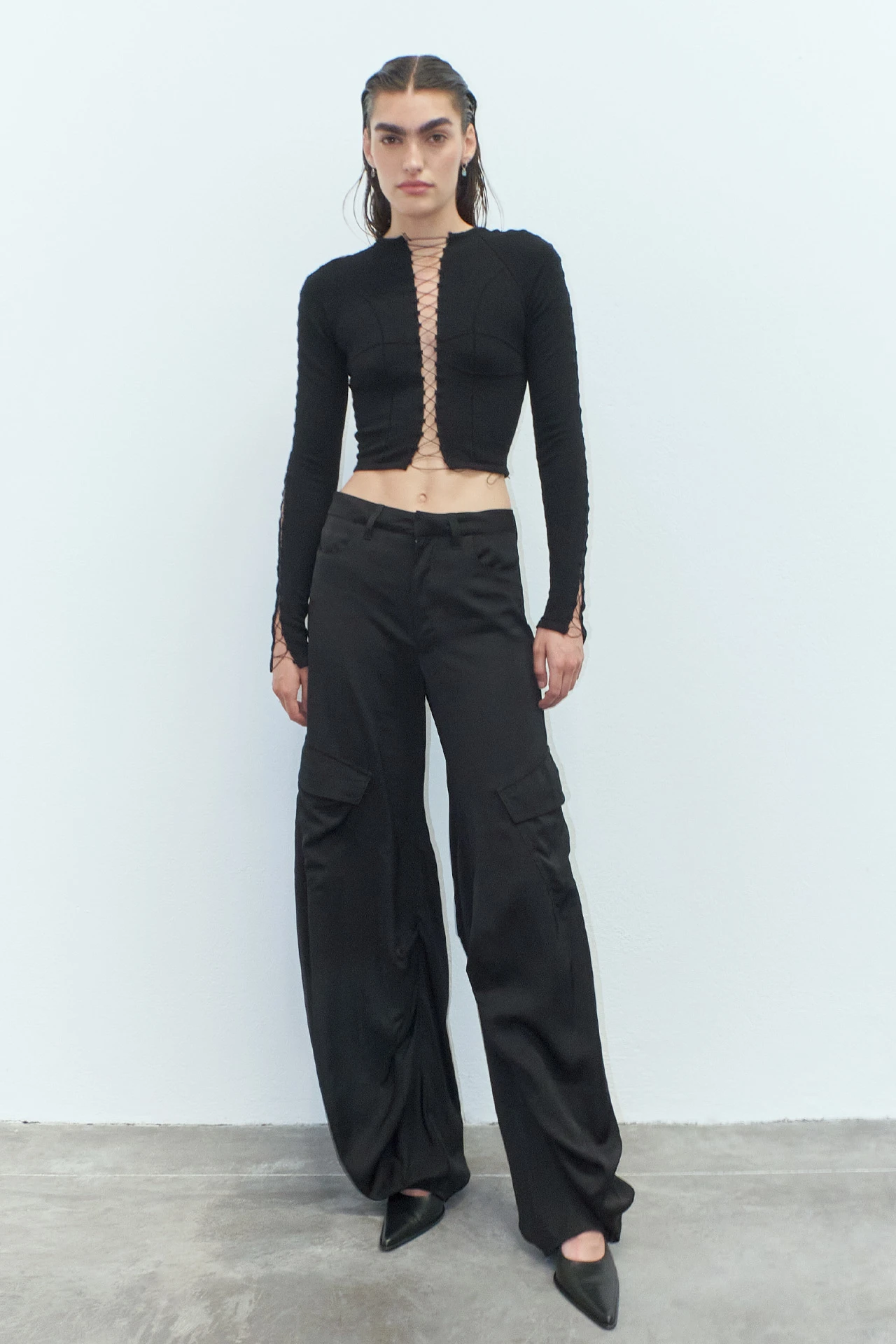 EC-miista-hera-black-top-sibuca-black-trousers-01