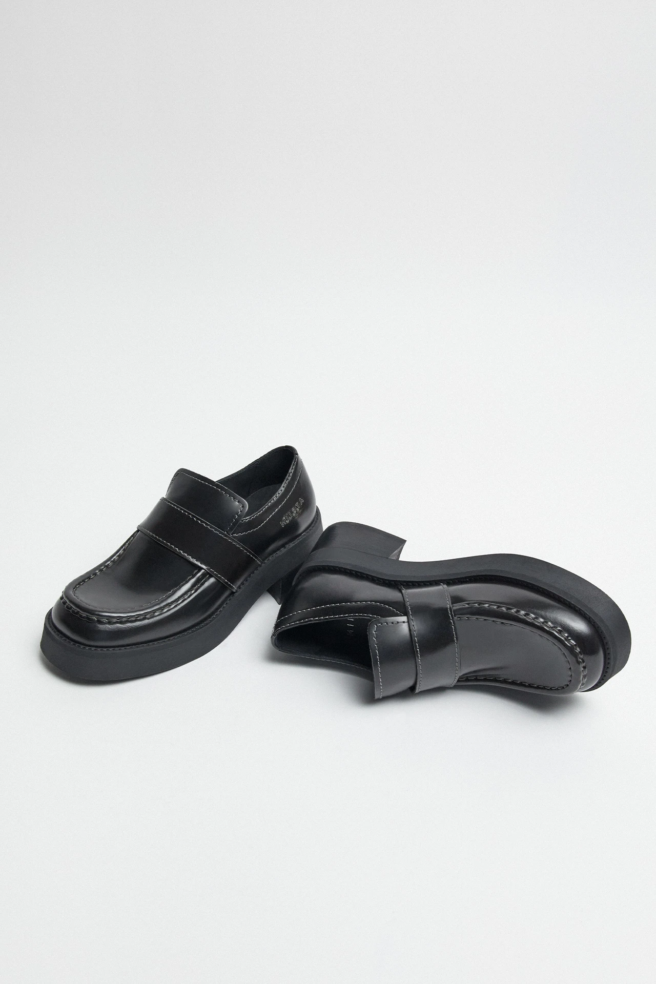 E8-lib-black-loafers-02