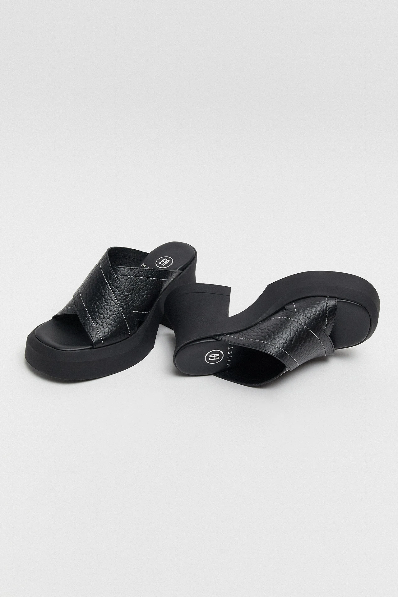 E8-raissa-black-mule-sandal-02