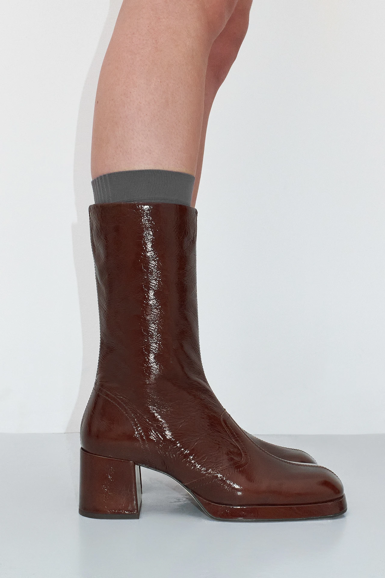 ec-miista-Cass-Brown-Patent-Boots-04